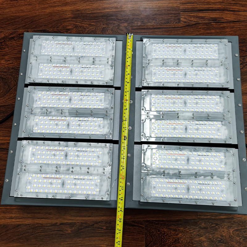 Đèn Led Pha Ngoài Trời 600w Module Liền SMD